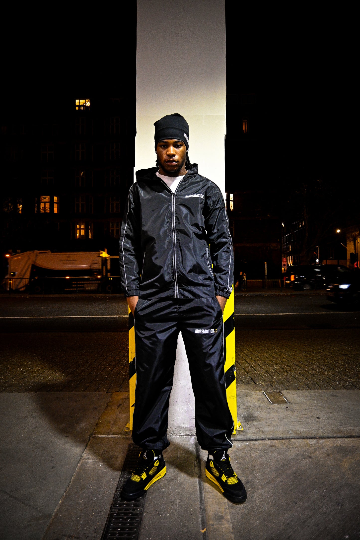 SKYLINE JACKET - BLACK